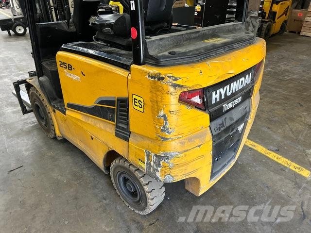 Hyundai 25B-9U Electric forklifts