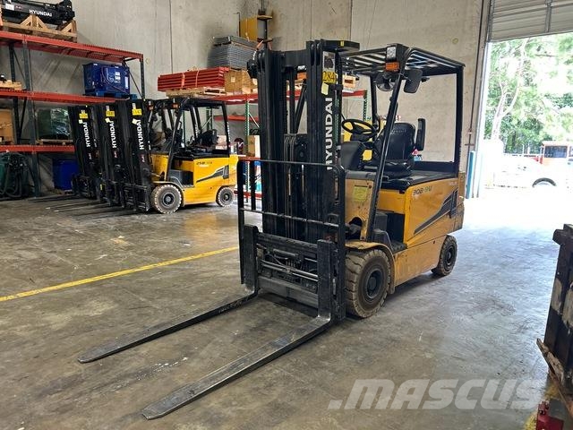 Hyundai 30B-9U Electric forklifts