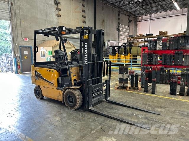 Hyundai 30B-9U Electric forklifts
