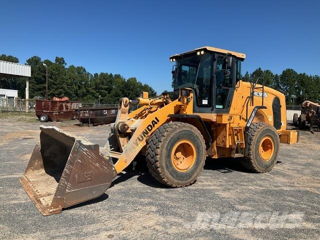 Hyundai HL955 Gumikerekes homlokrakodók