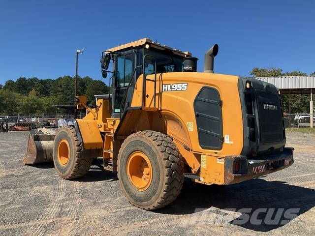 Hyundai HL955 Gumikerekes homlokrakodók