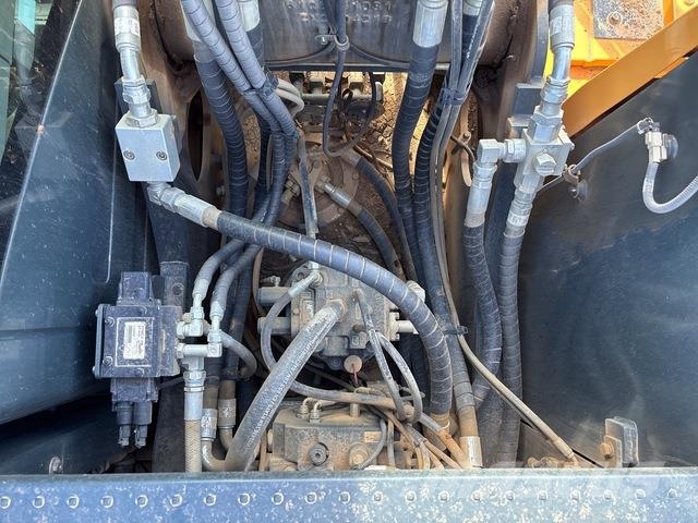 Hyundai HX220LT3 Crawler excavators