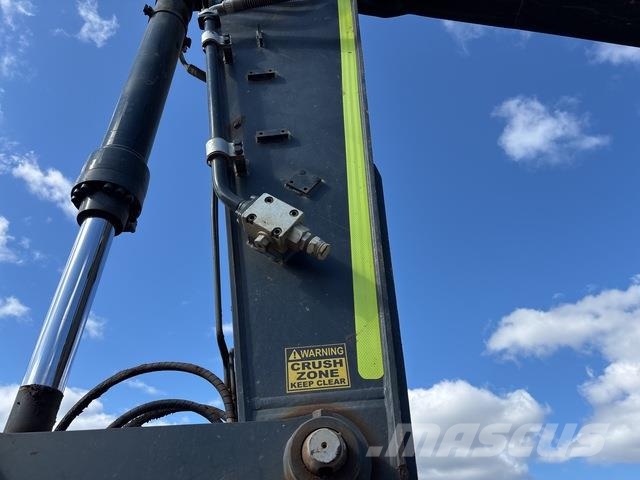 Hyundai HX220LT3 Crawler excavators