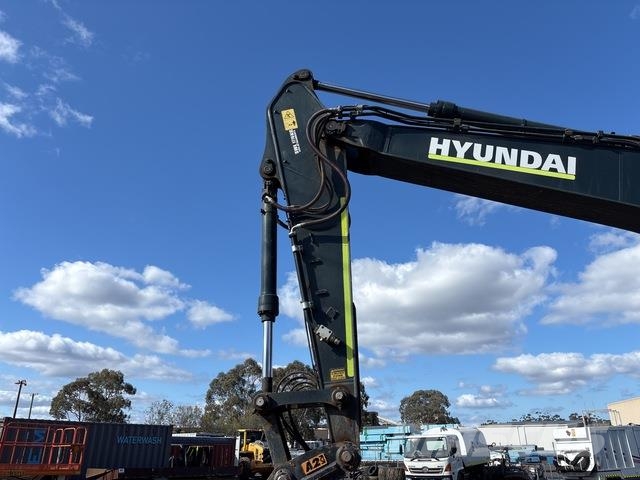 Hyundai HX220LT3 Crawler excavators