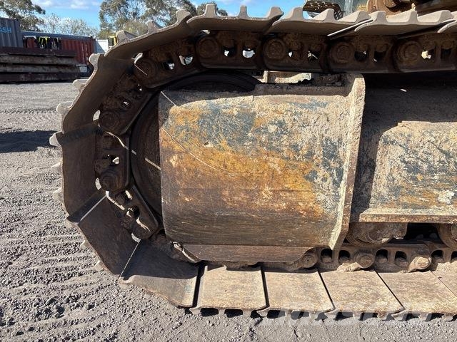 Hyundai HX220LT3 Crawler excavators
