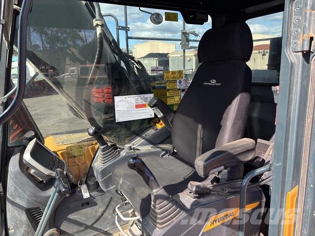 Hyundai HX220LT3 Crawler excavators