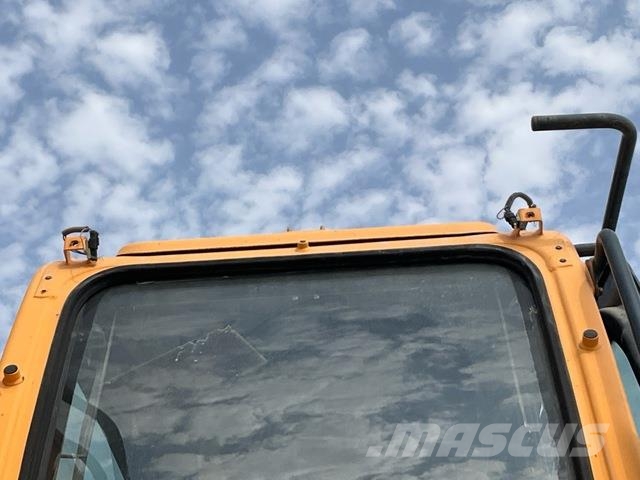 Hyundai R520LC-9 Гусеничні екскаватори
