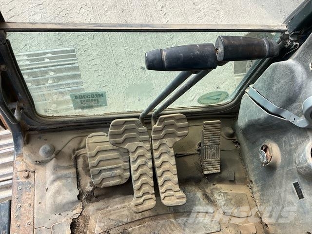 Hyundai R520LC-9 Гусеничні екскаватори