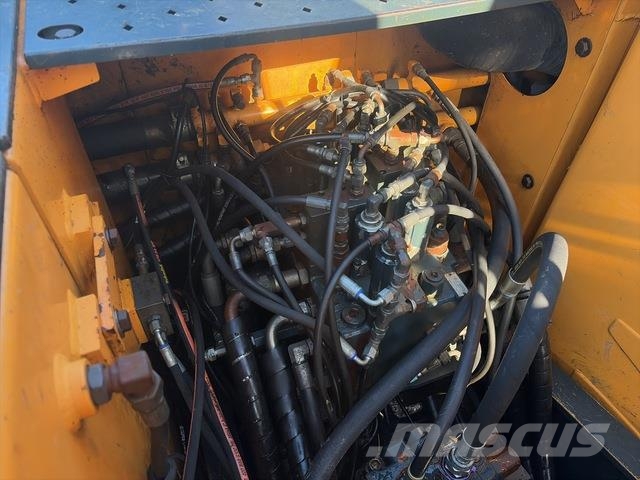 Hyundai Robex 140LC-9 Pelle sur chenilles