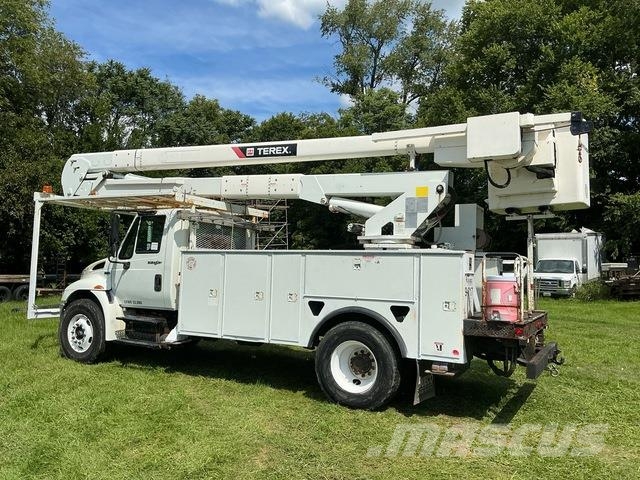 International 4300 Plataformas aéreas montadas em caminhão