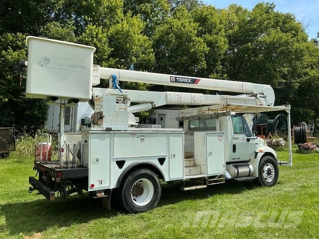 International 4300 Plataformas aéreas montadas em caminhão