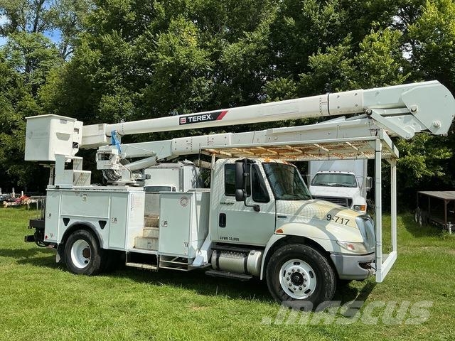 International 4300 Plataformas aéreas montadas em caminhão