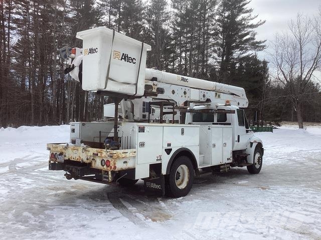 International 4300 LKW-Arbeitsbühnen
