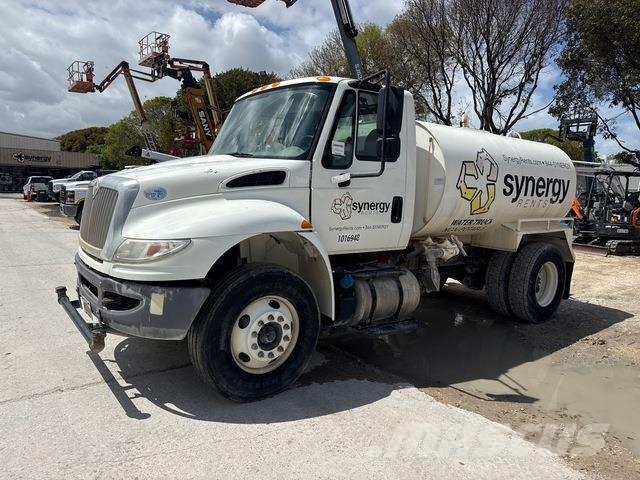 International 4300 Autocisterne