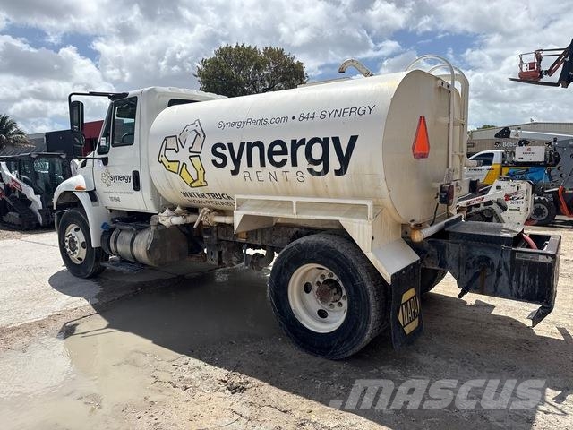 International 4300 Autocisterne