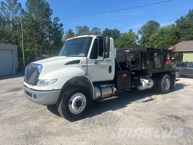 International 4300 شاحنات خرسانة
