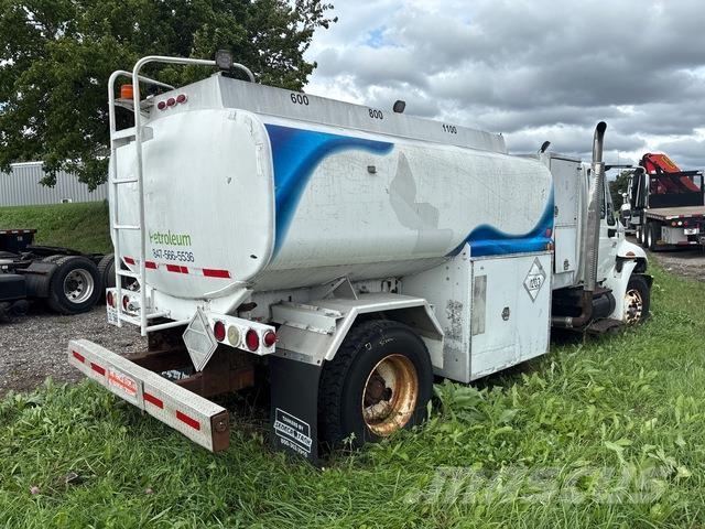 International 4300 Kamioni cisterne