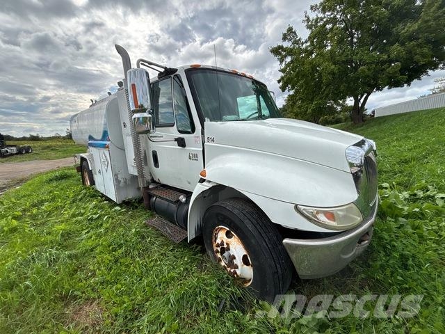 International 4300 Kamioni cisterne
