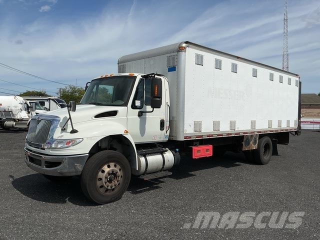 International 4300 Kastenaufbau