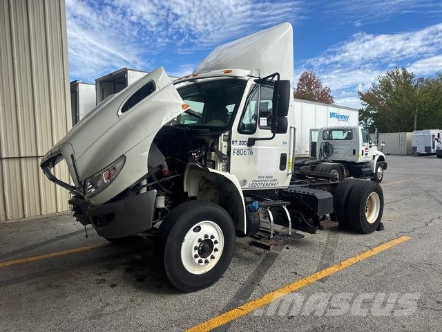 International 4300 Sattelzugmaschinen