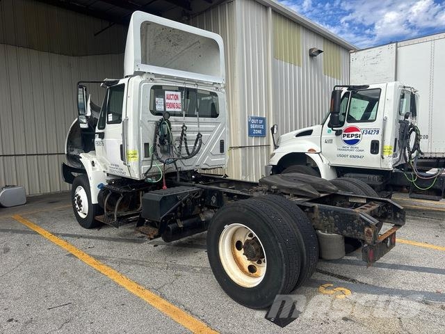 International 4300 Sattelzugmaschinen
