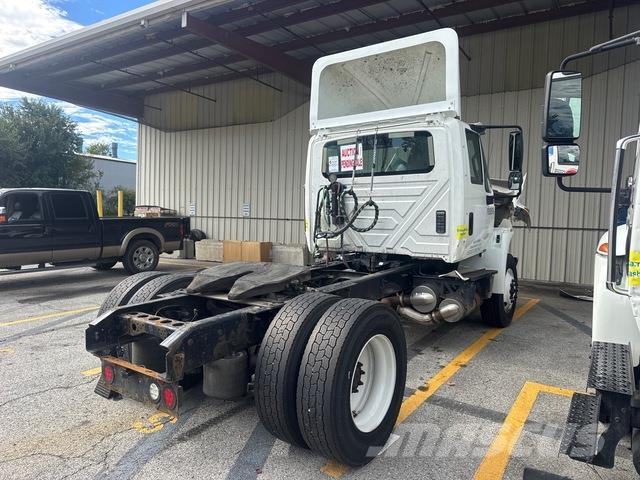 International 4300 Sattelzugmaschinen