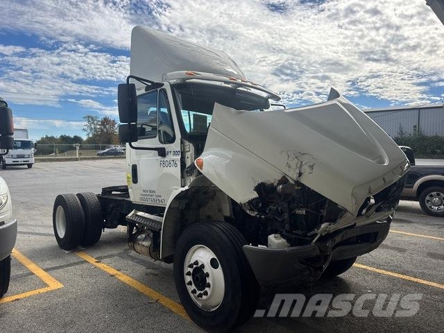 International 4300 Sattelzugmaschinen