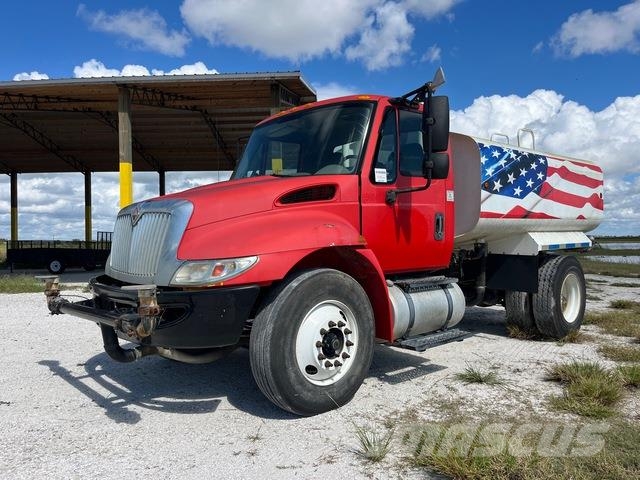 International 4300 Cisterny na vodu