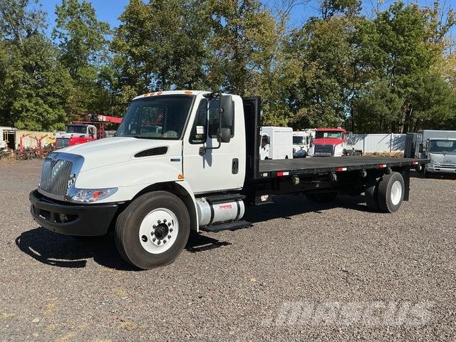 International 4300 Autobasculanta