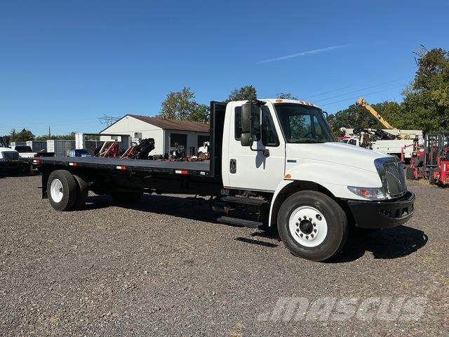 International 4300 Autobasculanta
