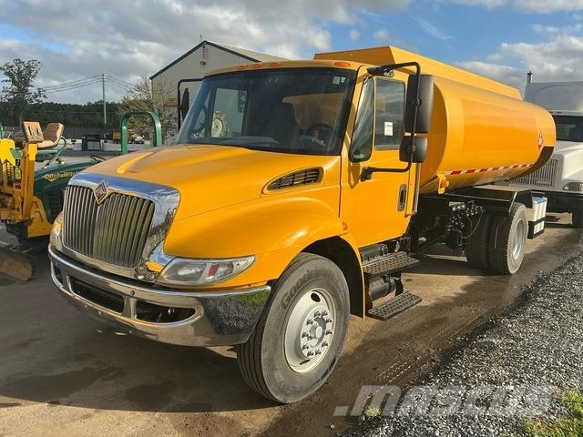 International 4300 Tankbiler