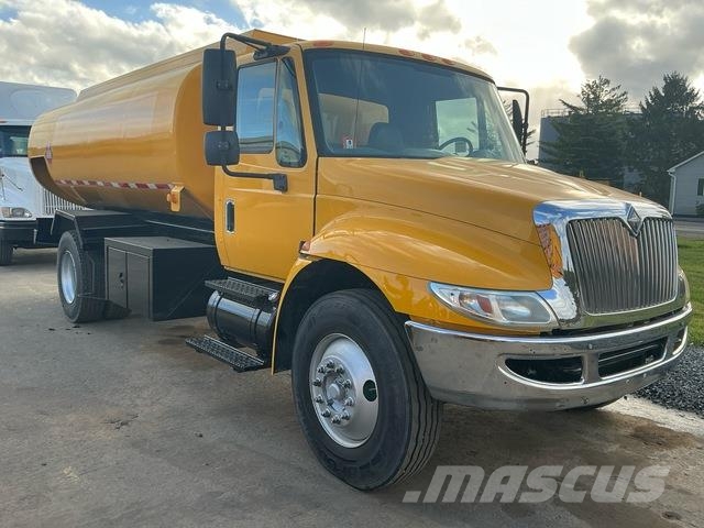 International 4300 Tankbiler