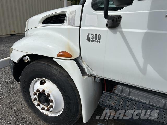 International 4300 Autoplošiny