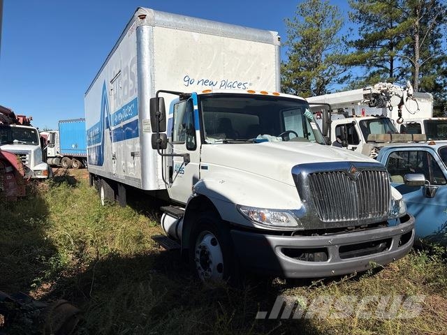 International 4300 Furgons