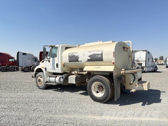 International 4300 4x2 Поливальні машини