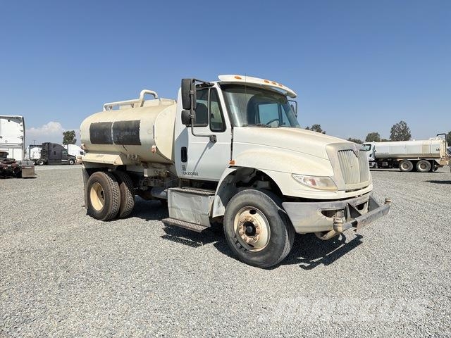International 4300 4x2 Поливальні машини