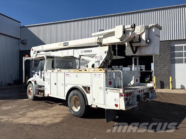 International 4300 SBA Auto hoogwerkers