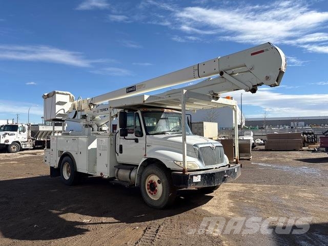 International 4300 SBA Auto hoogwerkers