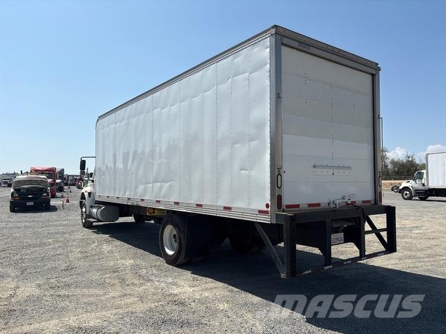 International 4300 SBA Camiones con caja de remolque