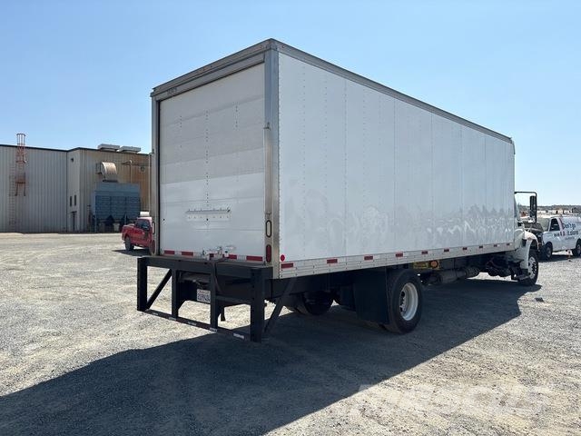 International 4300 SBA Camiones con caja de remolque