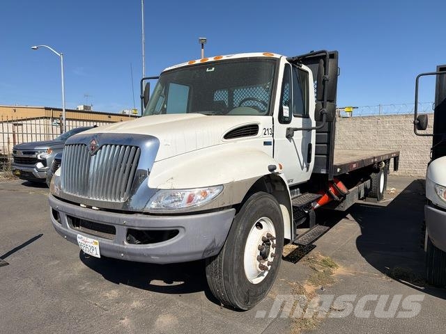International 4300SBA Φορτηγά Kαρότσα με ανοιγόμενα πλαϊνά