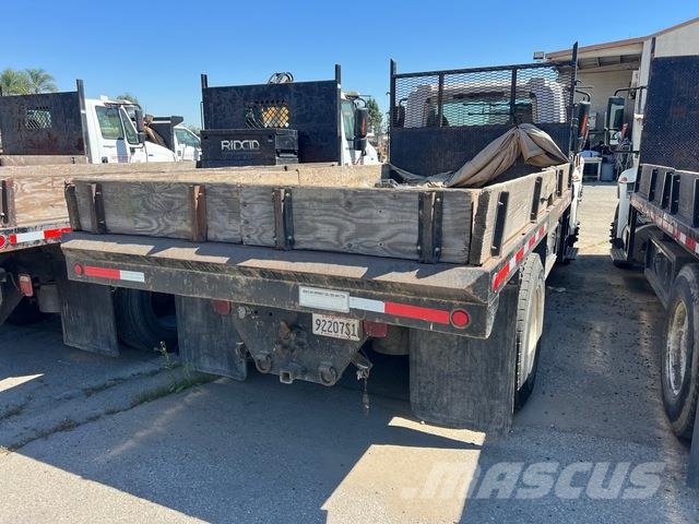 International 4400 شاحنات قلابة