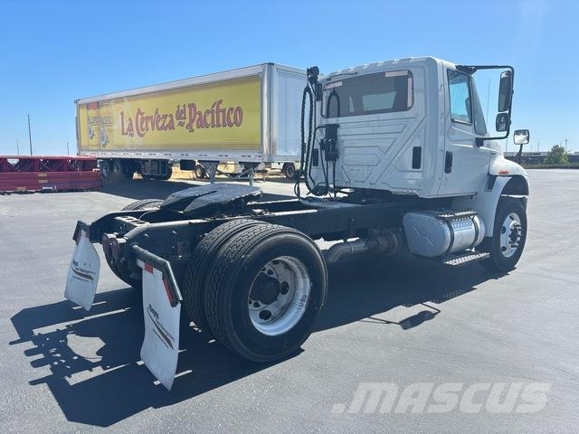 International 4400 Vlačilci