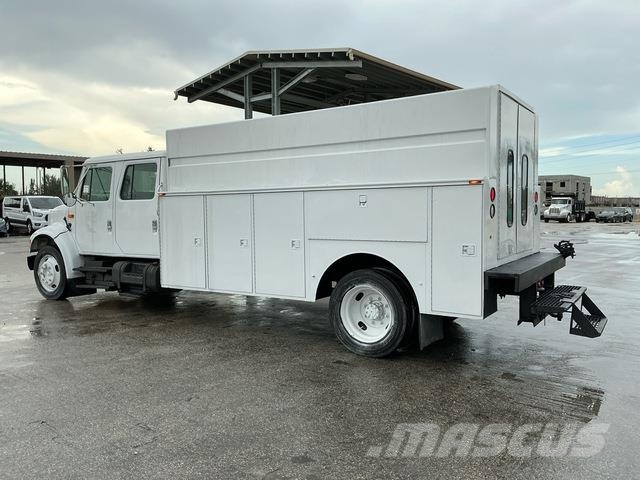 International 4700 Flakbilar/Pickuper