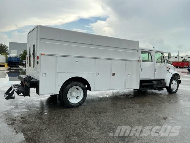 International 4700 Flakbilar/Pickuper