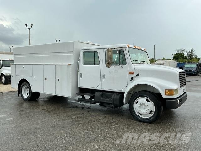 International 4700 Flakbilar/Pickuper