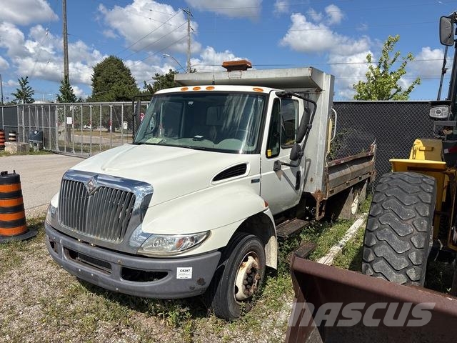 International 4700 Pašizgāzējs