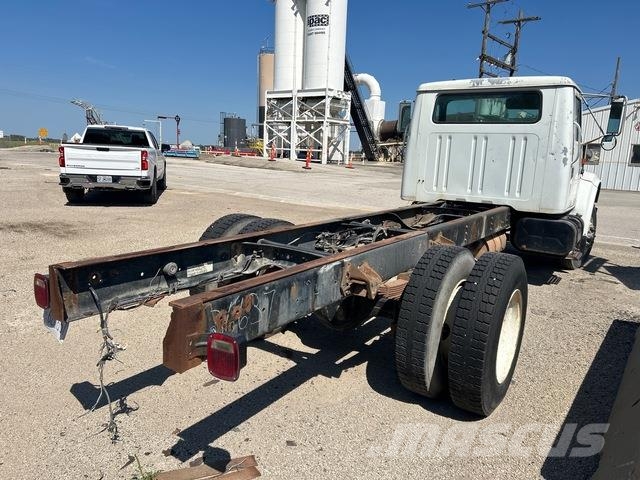 International 4700 キャビン及び内装