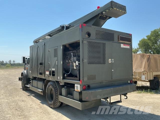 International 4700 Otros