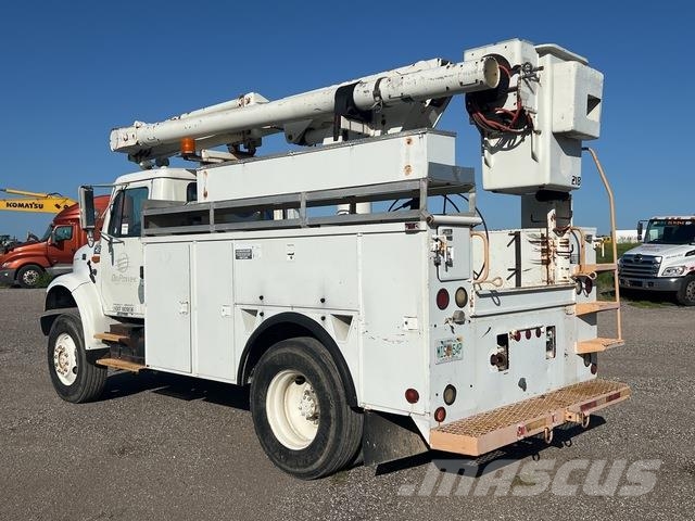 International 4800 المنصات الهوائية المثبتة على شاحنة